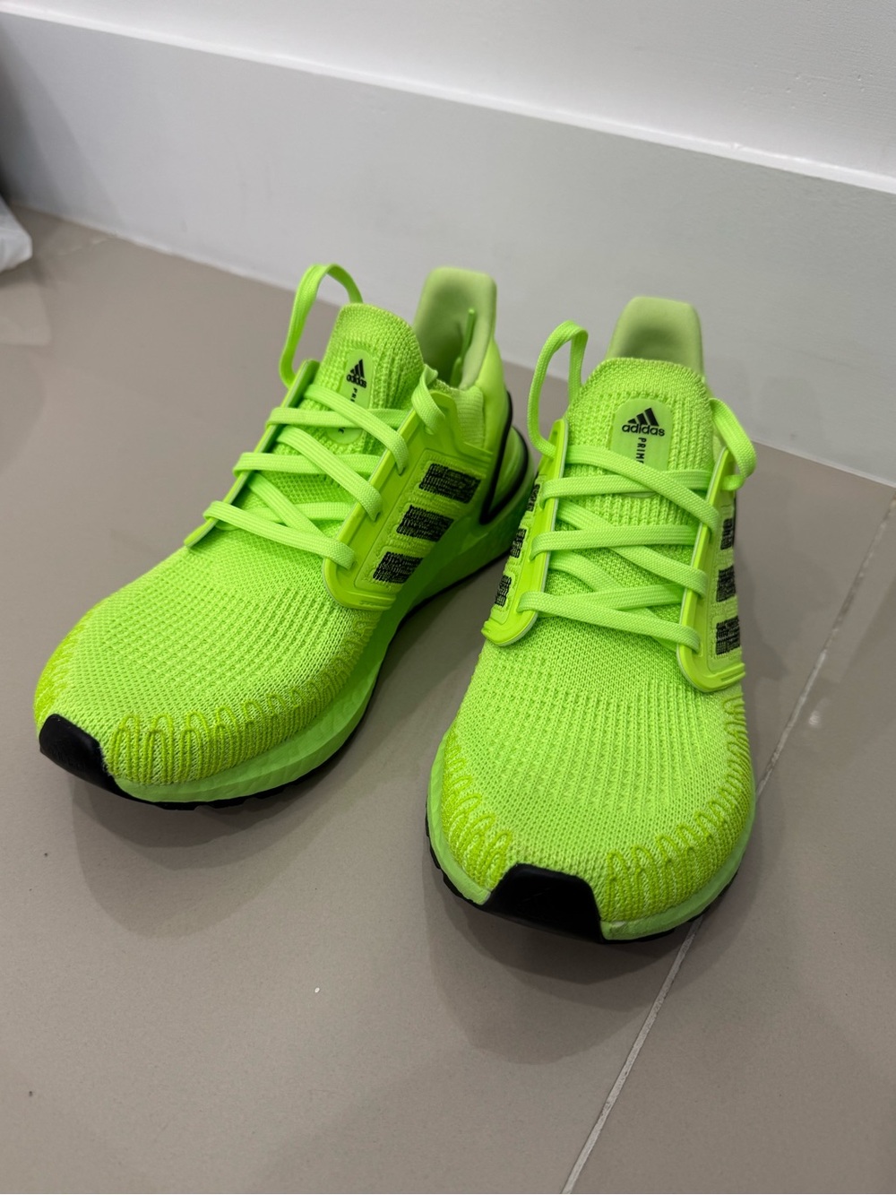 Adidas Sneakers - Neon Lime